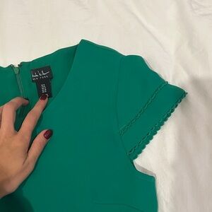 Nicole Miller New York Green Dress with Pockets